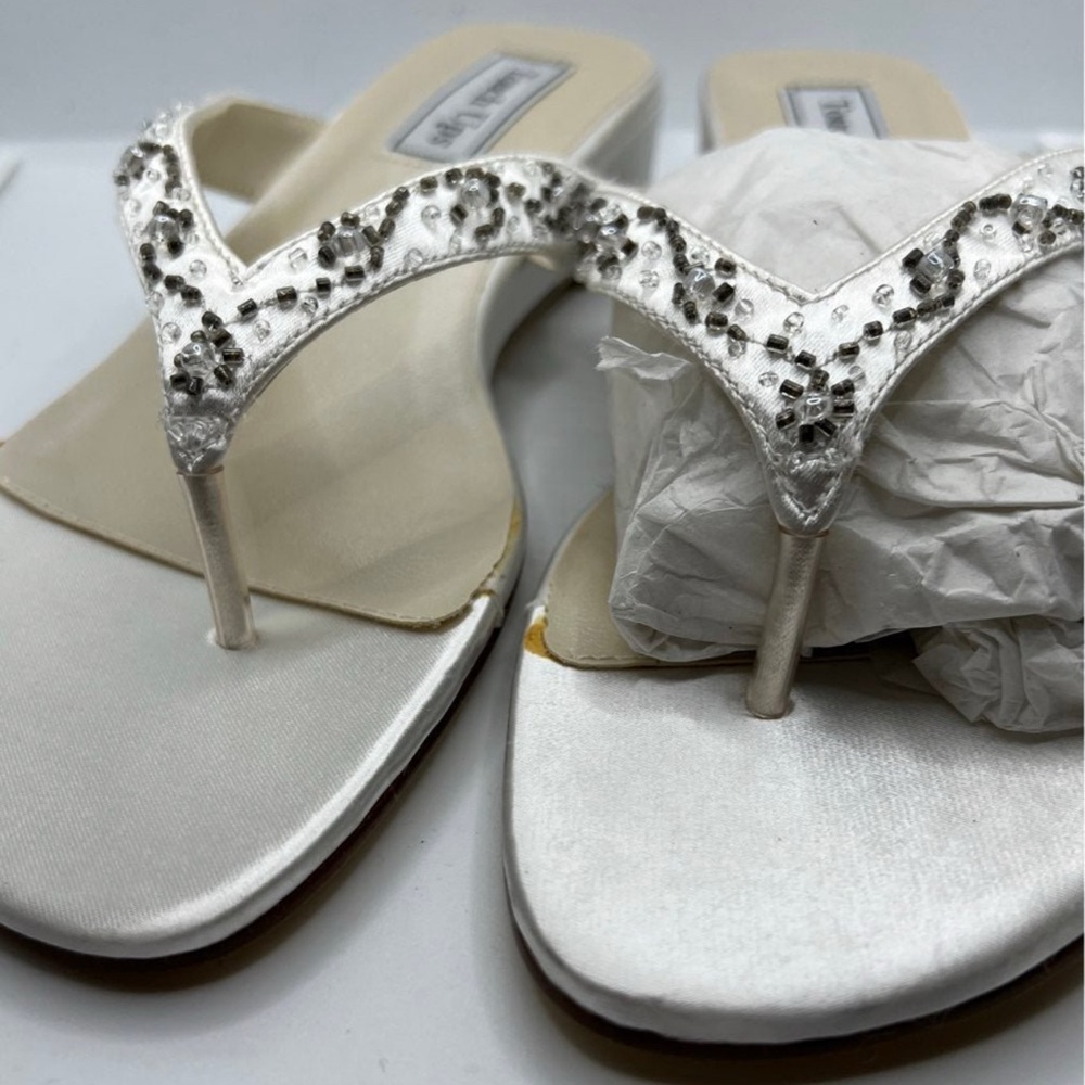 NWOT-Davids Bridal- Touch Ups White Satin Jazz Wedge Sandal #16609